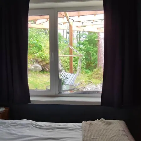 House With Lake View Near Atlantic Road Дом отдыха Eide (More og Romsdal)