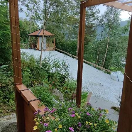Дом отдыха House With Lake View Near Atlantic Road Eide (More og Romsdal)