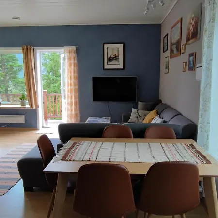House With Lake View Near Atlantic Road Дом отдыха *