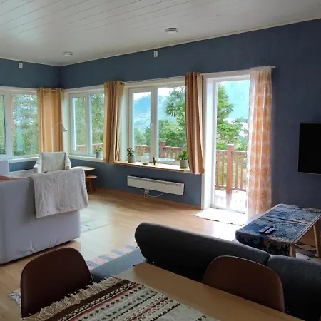 House With Lake View Near Atlantic Road * Eide (More og Romsdal)